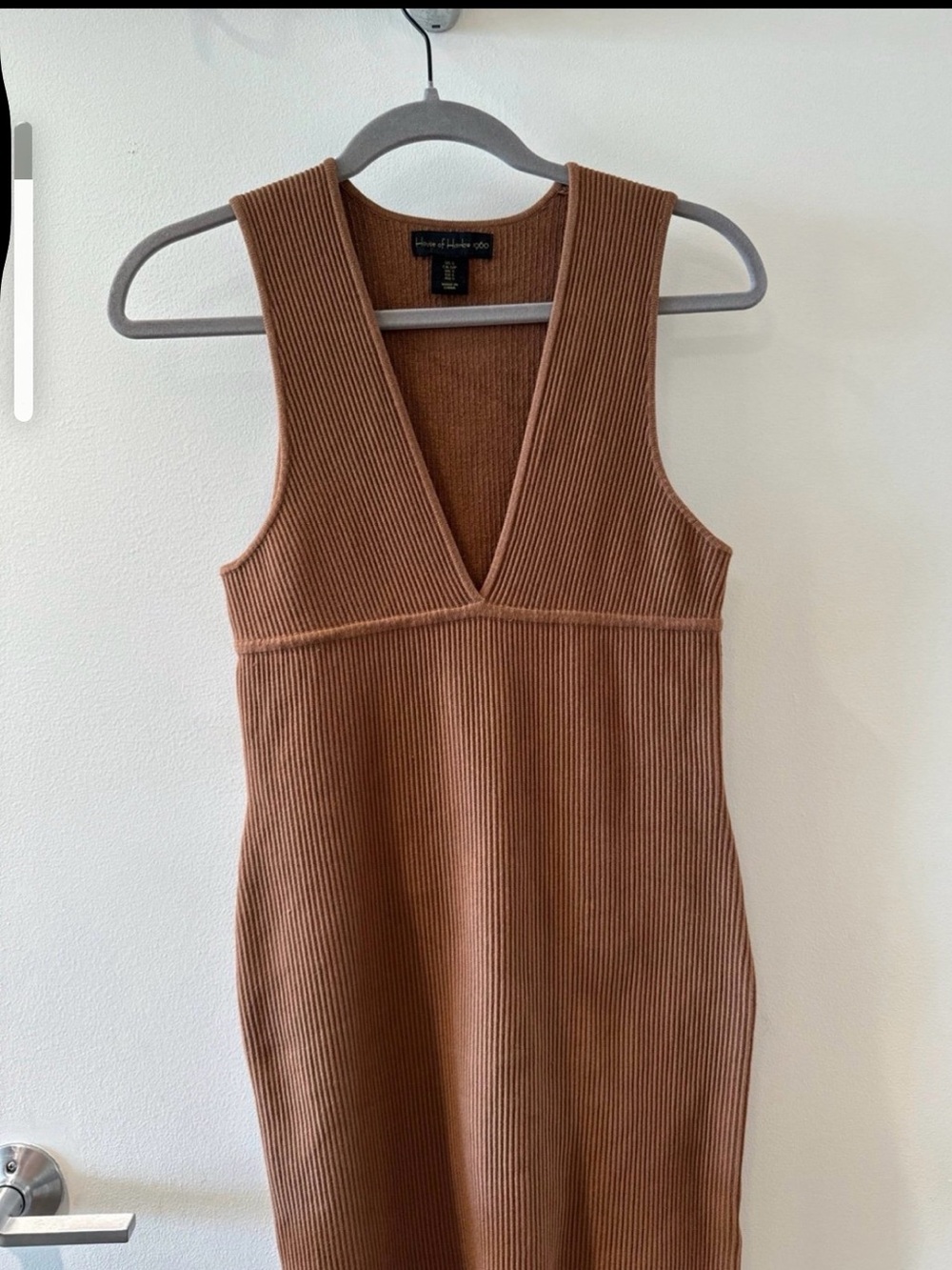 House of Harlow 1960 Ribbed V‑Neck Tank Dress in Warm Brown